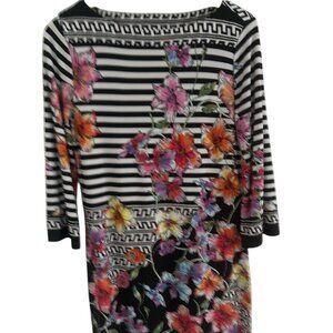 Saks fifth avenue - Black Label Floral Dress - Size 8 - Worn Once